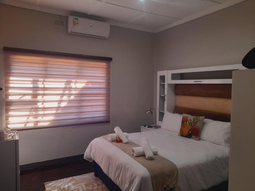 Palm Guesthouse Zeerust Zewnętrze zdjęcie